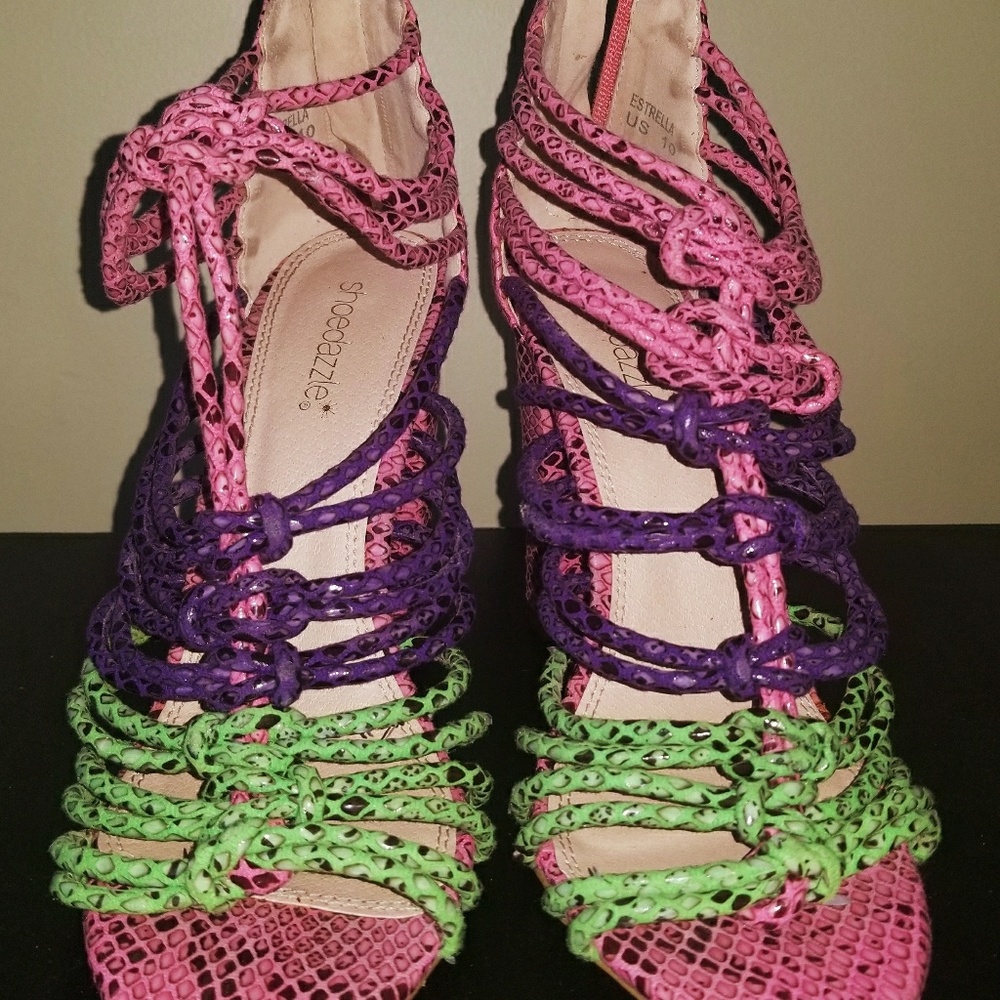 Brick Heel Ladies Sandals by Shoe Dazzle